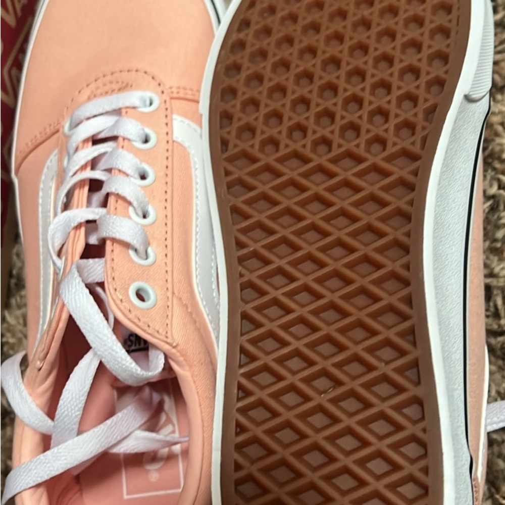 Vans - Picture 2 of 6